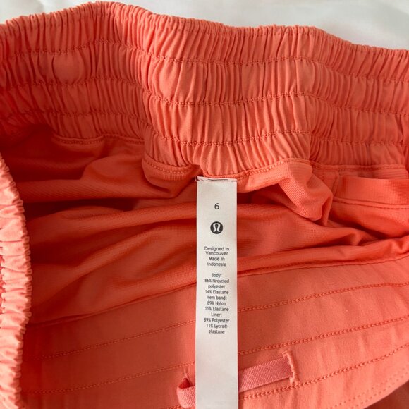 Lululemon Hotty Hot Shorts - Picture 3 of 3